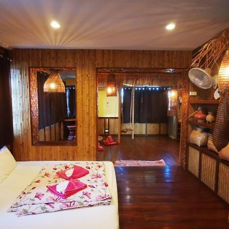 Hotel Baan Sabai Maesai à Mae Sai Extérieur photo