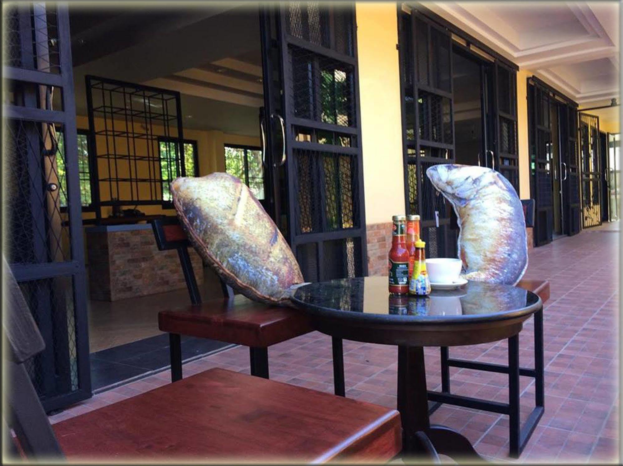 Hotel Baan Sabai Maesai à Mae Sai Extérieur photo